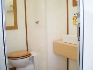 Luxury Bathrooms from GS Toilet Hire